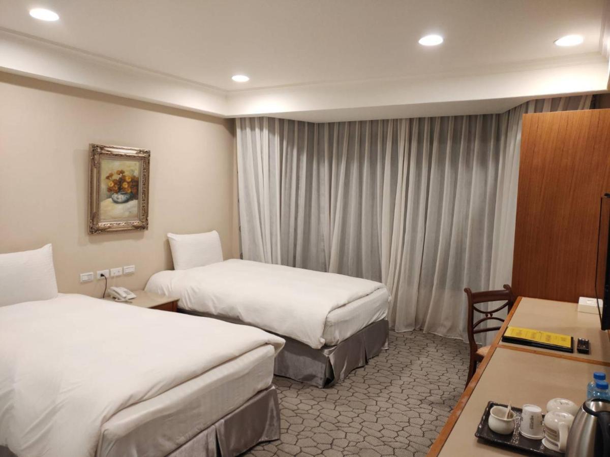 Apollo Hotel Пули Екстериор снимка
