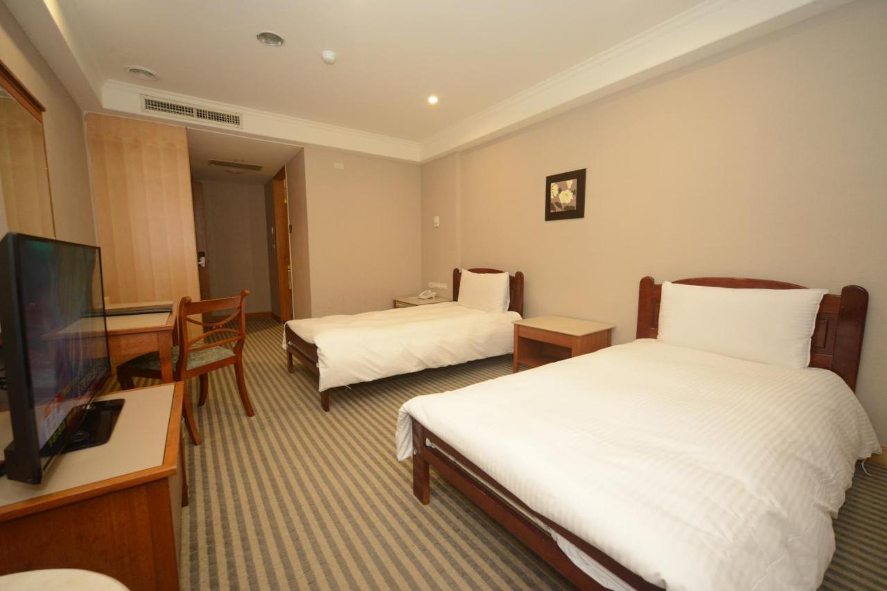 Apollo Hotel Пули Екстериор снимка