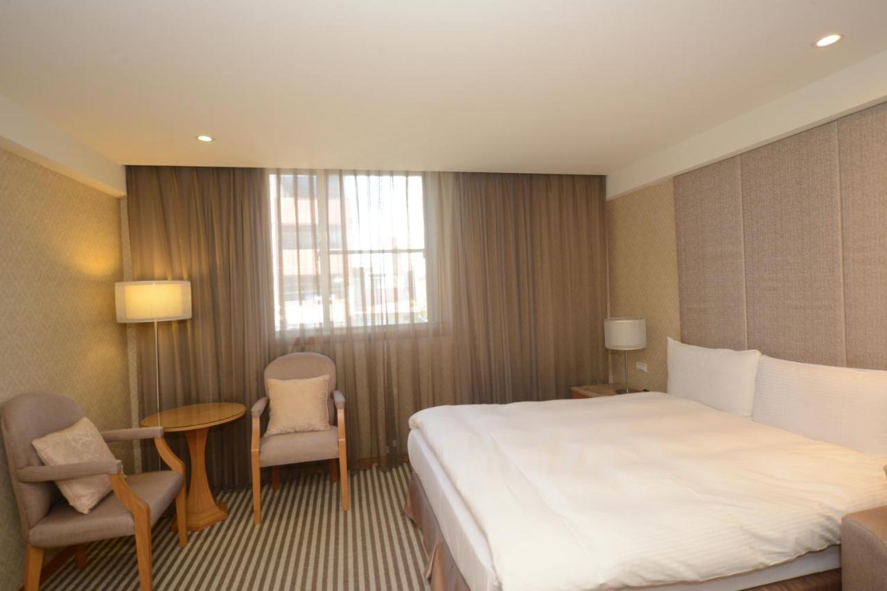 Apollo Hotel Пули Екстериор снимка