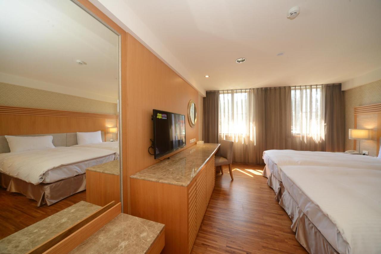 Apollo Hotel Пули Екстериор снимка
