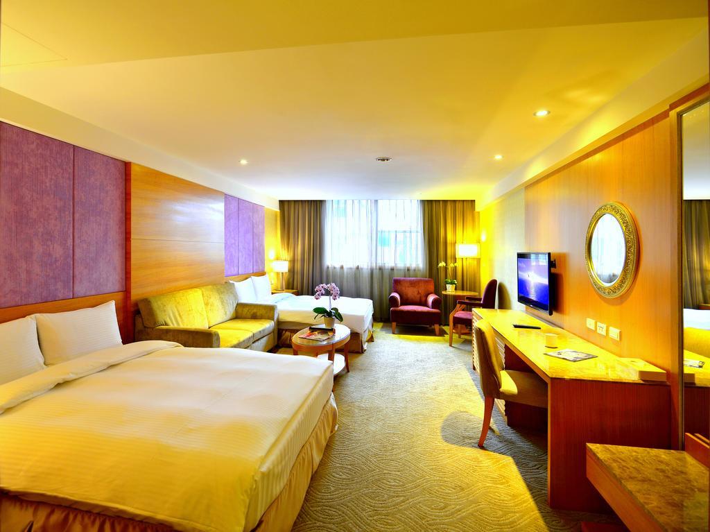 Apollo Hotel Пули Екстериор снимка