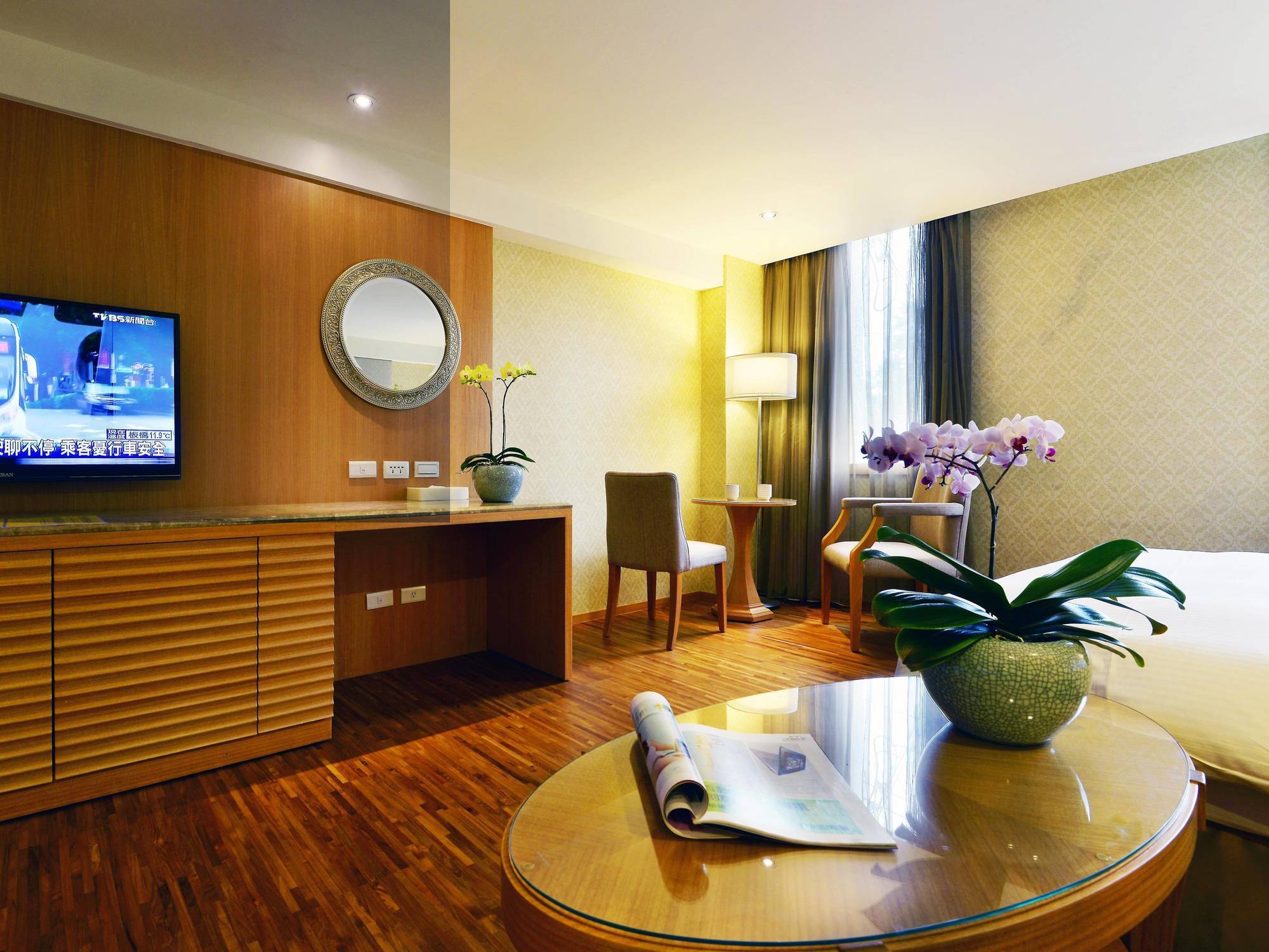 Apollo Hotel Пули Екстериор снимка