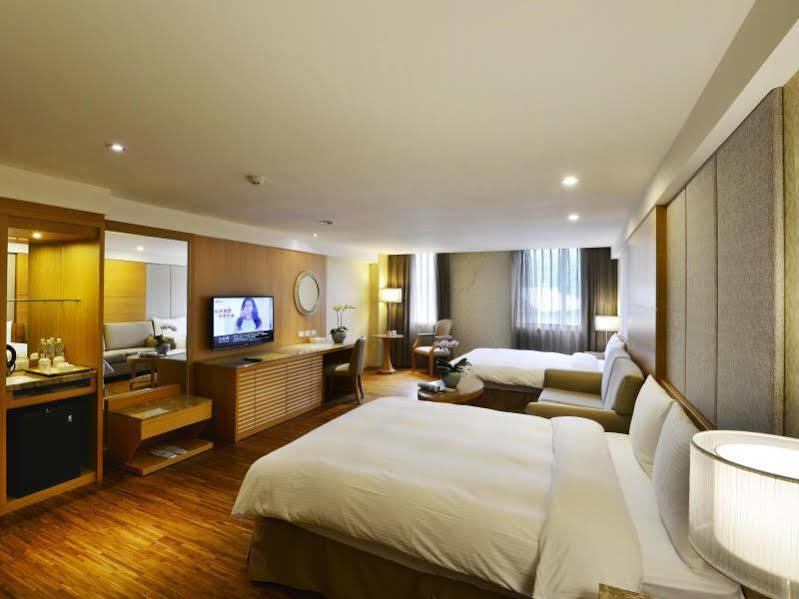 Apollo Hotel Пули Екстериор снимка