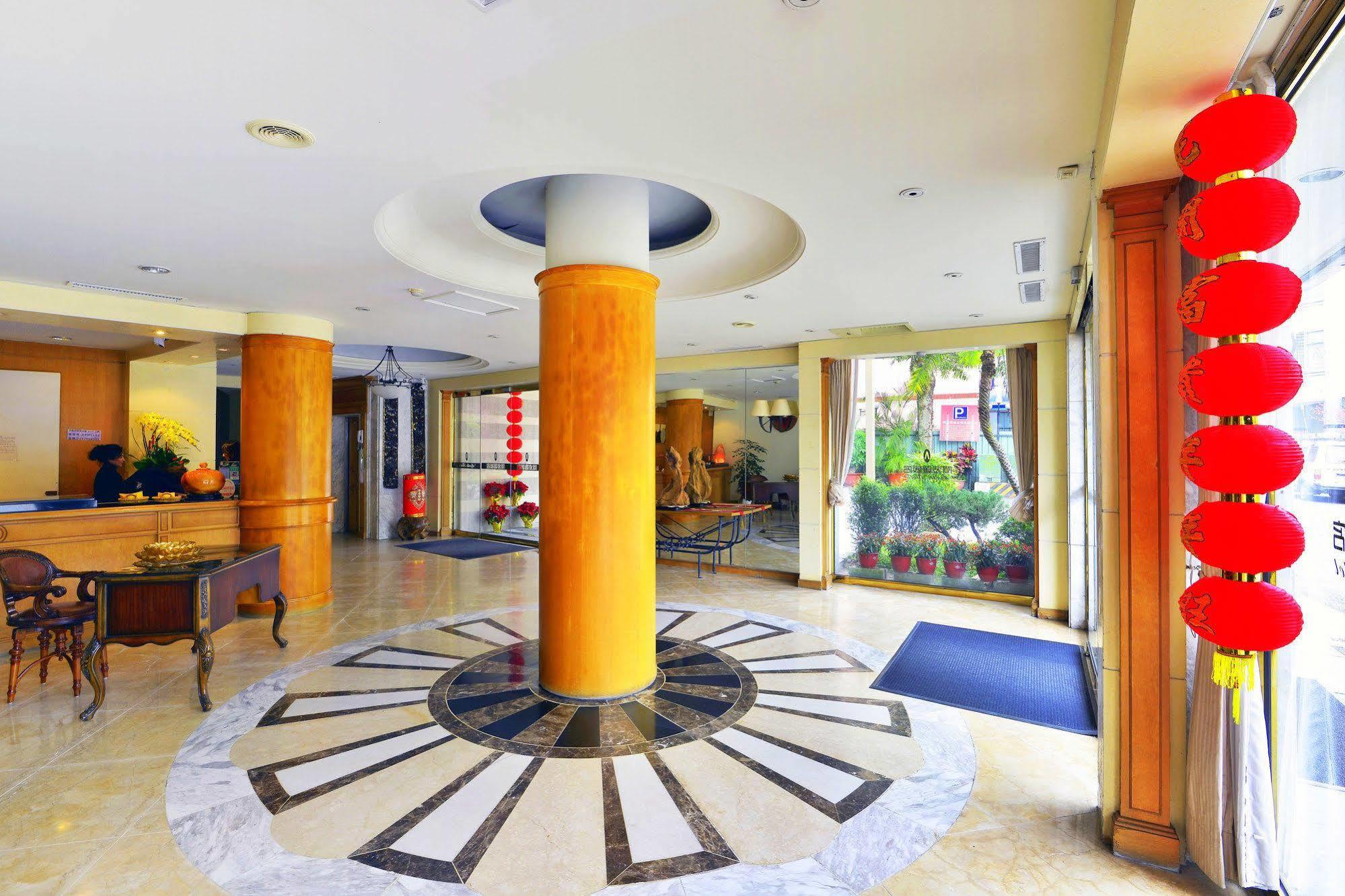Apollo Hotel Пули Екстериор снимка