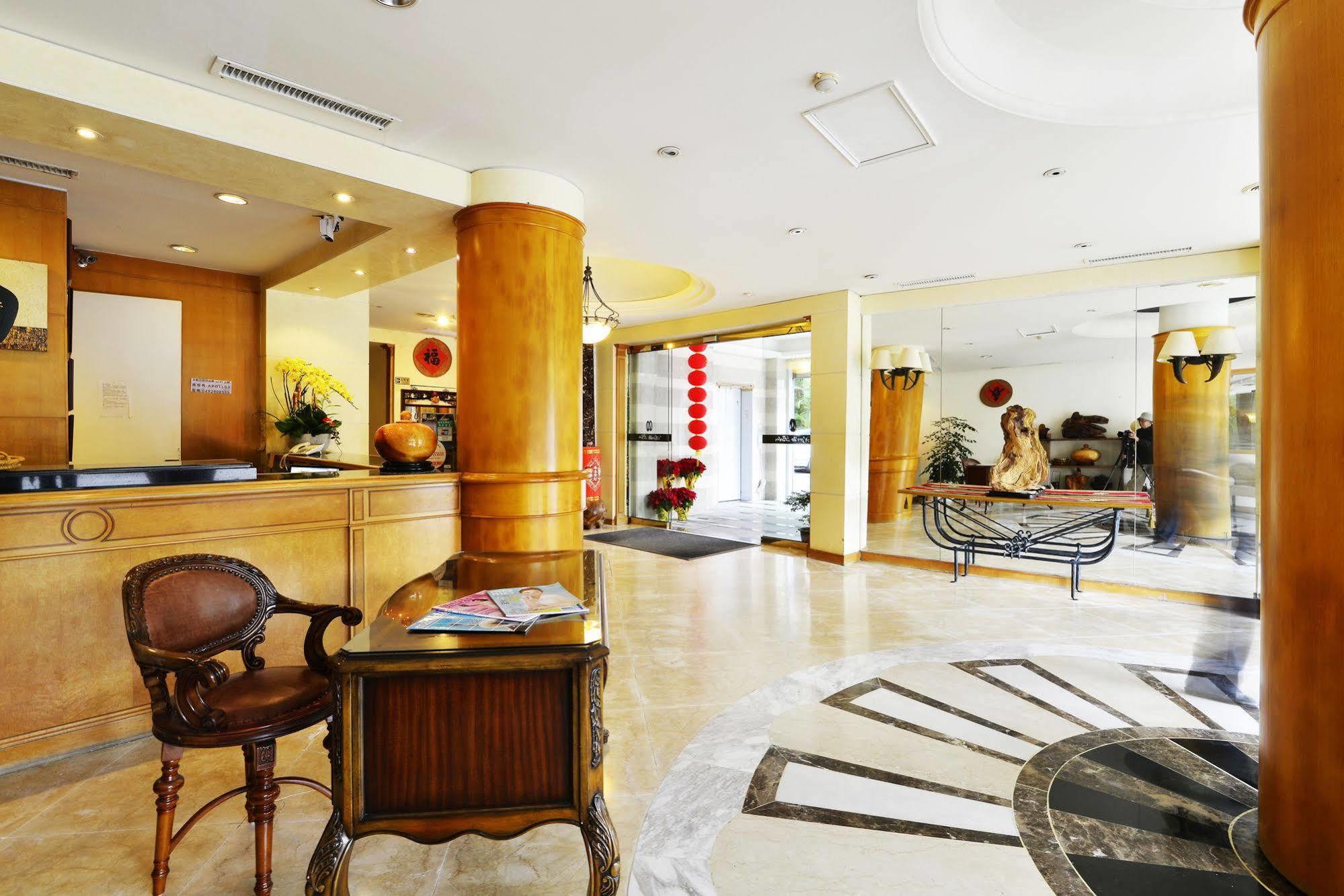Apollo Hotel Пули Екстериор снимка