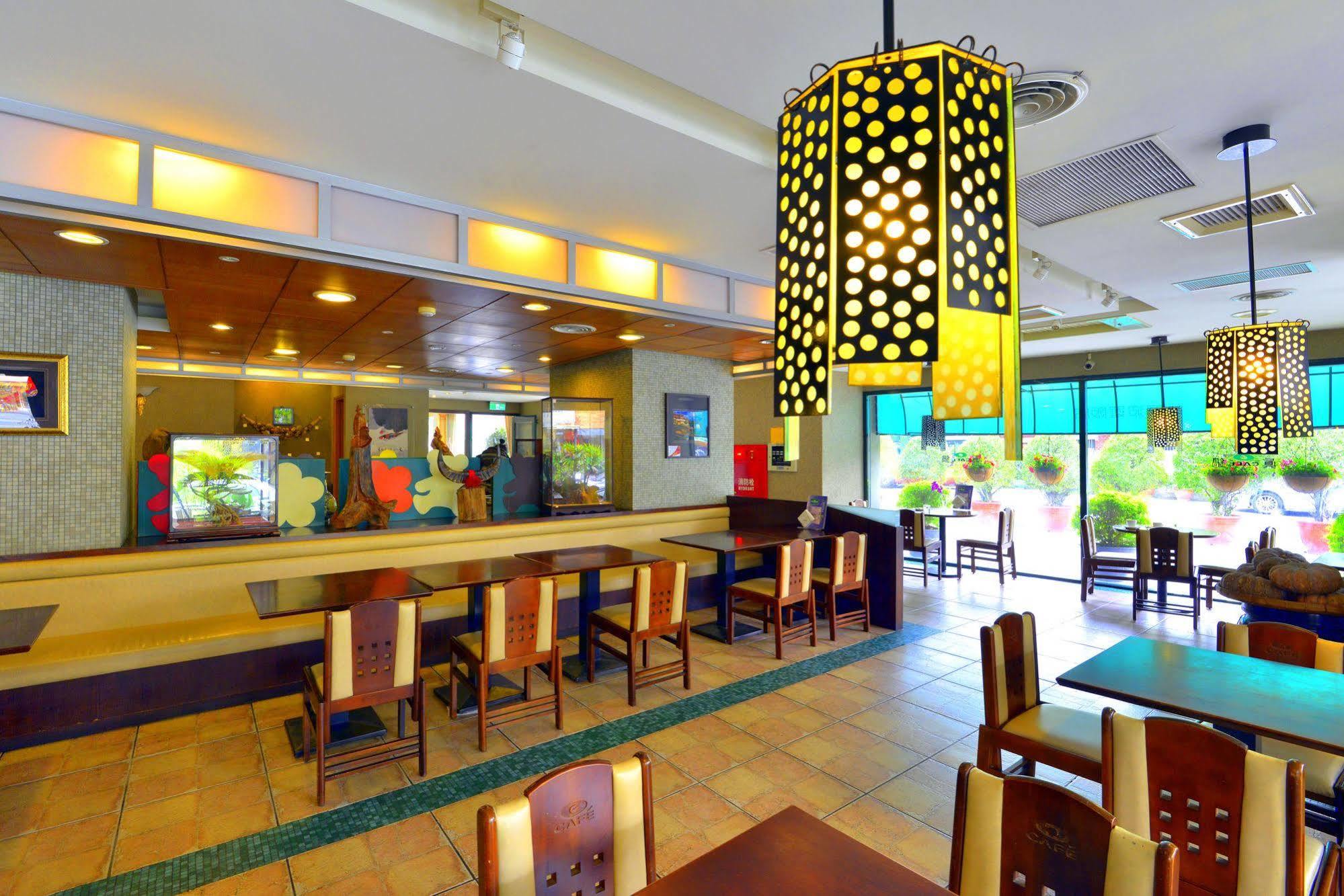Apollo Hotel Пули Екстериор снимка